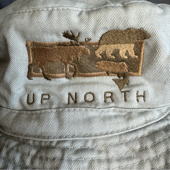 Vintage ‘Up North’ Wildlife Bucket Hat Strap Cream Moose Bear Fish Embroidered - Picture 2 of 4